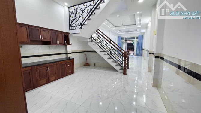 Bán nhà mặt tiền đường Trần Thị Hè quận 12 .1trệt 1 lầu khu vực sầm uất giá 6t800 - 2