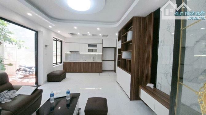 NHÀ ĐẸP LÔ GÓC PHỐ ĐỘI CẤN – 55M2 – MẶT TIỀN 6.6M – SÂN RỘNG – 10M RA Ô TÔ – GẦN HỒ TÂY – - 2