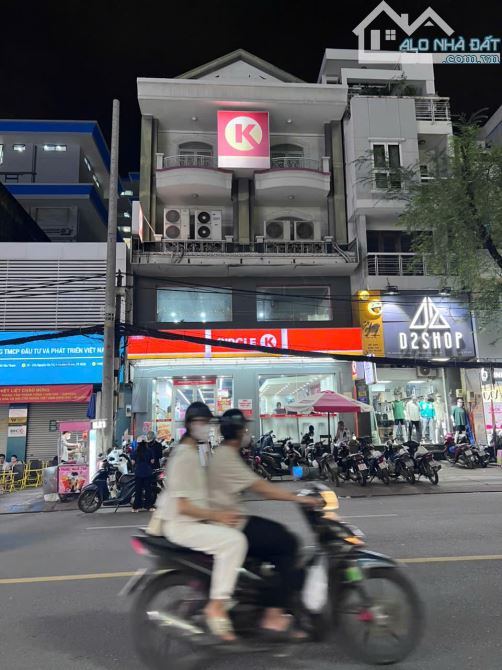 CẦN BÁN GẤP NHÀ MẶT PHỐ NGUYỄN TRÃI, 1 TRỆT 4 LẦU, KINH DOANH SẦM UẤT - GIÁ 24 TỶ - 2