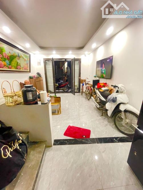 💥 SIÊU PHẨM PHỐ TÂN MAI - Ô TÔ ĐỖ CỔNG - 20M RA Ô TÔ TRÁNH - VỊ TRÍ NGÕ NGÁCH THÔNG TỨ TU - 2