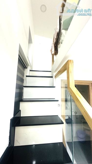 Bán nhà HXH Xô Viết Nghệ Tĩnh BTH, mặt tiền rộng mênh mông, có ban công, nhỉnh 4 tỷ - 2