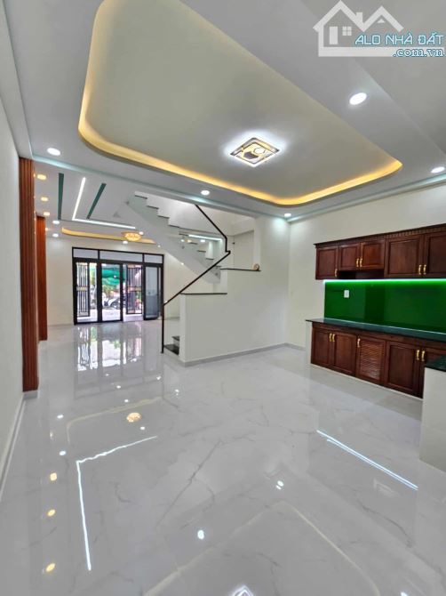 SIÊU PHẨM NHÀ  2 TẦNG BTCT ĐẸP LUNG LINH 88M2 NGANG 5M. MẶT TIỀN ĐƯỜNG XUÂN THỚI 16 GẦN - 2