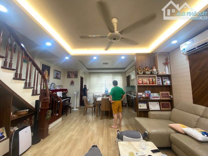 Bán nhà phố cổ Hà Đông- Phố Tô Hiệu thang máy dt 40 5 tầng- oto tránh đỗ ngày đêm - 2