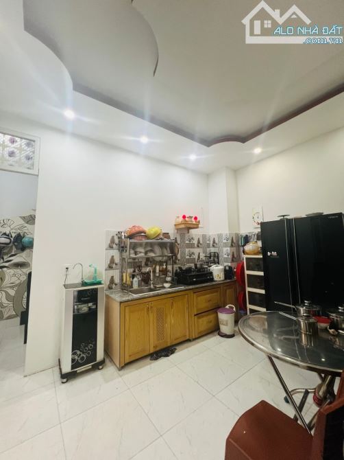Bán nhanh nhà 3 tầng lô góc MT Trần Cao Vân - 2
