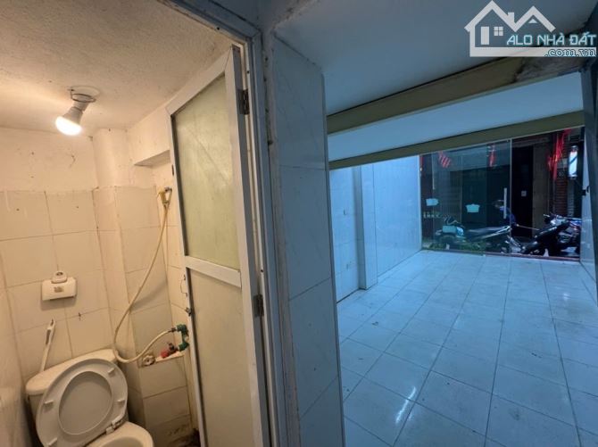 Biệt thự cũ mặt phố Văn CHương mua về đập đi xây lại kinh doanh hay ở đầu tiệp vời - 2