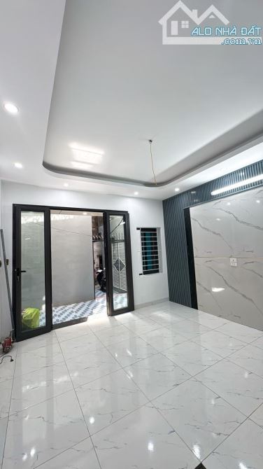 Bán Nhà Đê Trần Khát Chân 35M-5T,Sát Phố và Ô Tô tránh lô góc chỉ hơn 7 tỷ cực đẹp - 2