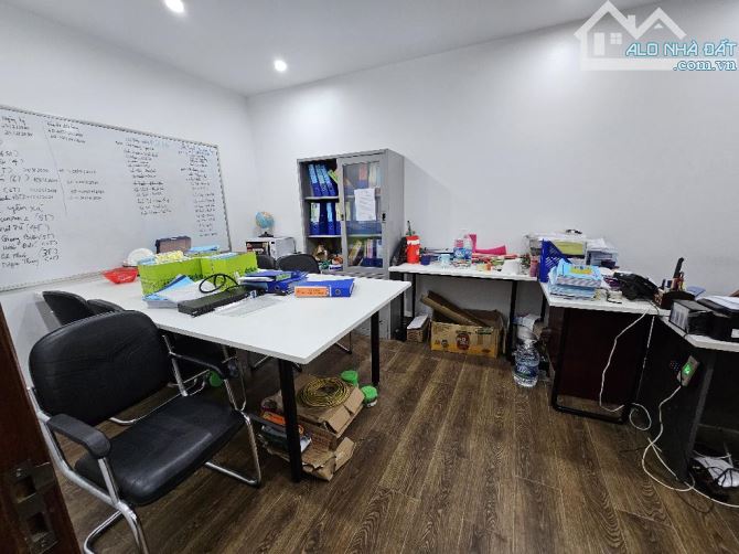 GARA Ô TÔ – THANG MÁY – NHÀ ĐẸP – VĂN PHÒNG – TIỆN NGHI ĐẦY ĐỦ - KĐT KHAI SƠN. 19.9 TỶ - 2