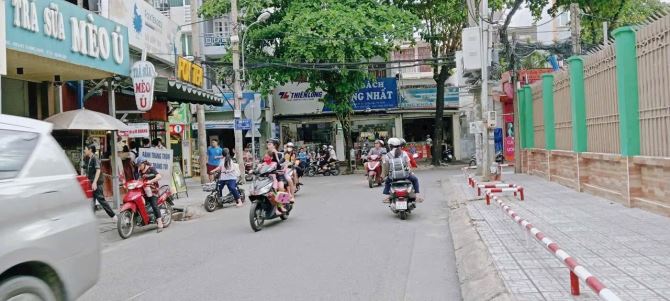 Bán nhà mặt tiền nhánh - 1/. Thống nhất,phường 11,gò vấp.ngang 4-15(158m2)đường 16m. - 2
