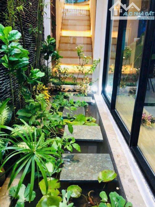NHÀ TRUNG TÂM HẺM XÔ VIẾT NGHỆ TĨNH: Giá 3,8 tỷ - 2