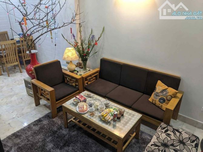 BÁN NHÀ SIÊU HIẾM – MẶT VƯỜN HOA TĐC XI MĂNG - 2