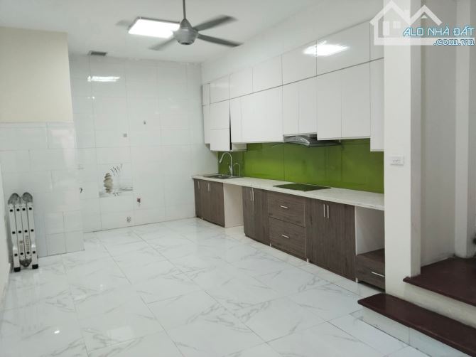 NHÀ ĐẸP VĂN QUÁN - PHÂN LÔ VỈA HÈ - 2