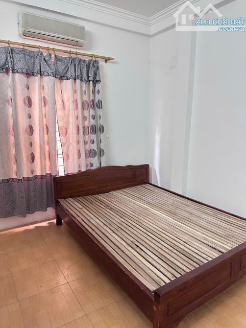 Cho thuê nhà ở Đê La Thành, Ô Chợ Dừa, Đống Đa. DT 27m x 3 tầng, giá 9tr - 2