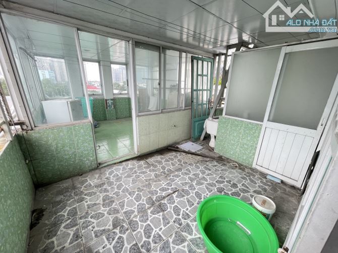 🌟 BÁN CHDV QUẬN 7 – HẺM XE HƠI, CÁCH MT NGUYỄN THỊ THẬP 50M 🌟  🏠 Nhà 6 tầng, 4.3 x 20m, - 2