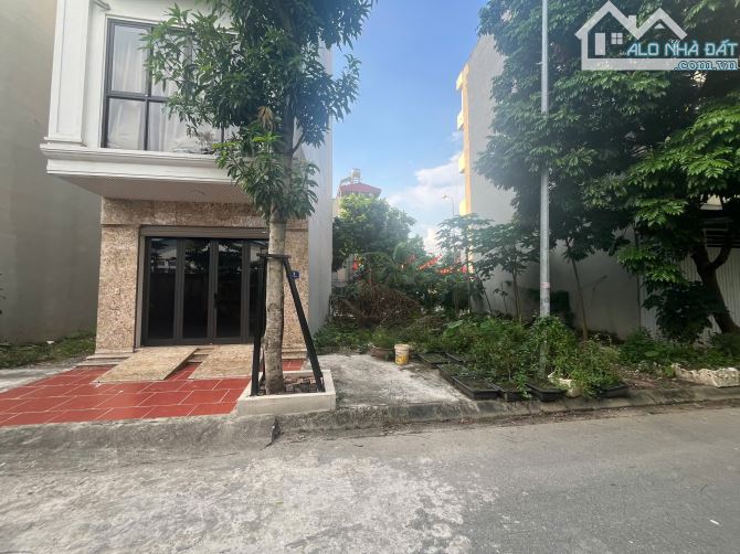 Bán đất phân lô DV Vạn Phúc tặng GPXD 7 tầng thang máy 2MT ô tô tránh 50m2 chỉ 14.2 tỷ - 2