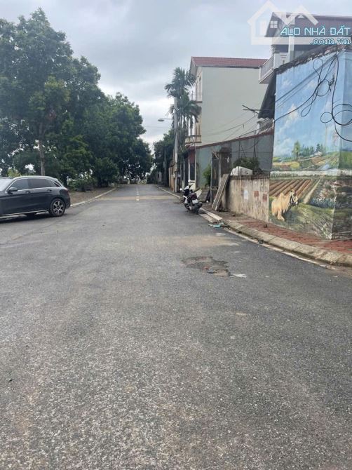 CHỬ XÁ + CẦU NGỌC HỒI /Đất 120m, 5m, 8.6 tỷ/ Ô TÔ TRÁNH, VIEW HỒ, KD ĐỈNH - 3