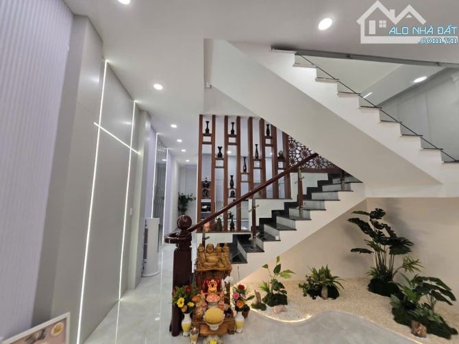 NHÀ 3 PHÒNG NGỦ MẶT TIỀN KINH DOANH ĐƯỜNG NGUYỄN KHUYẾN: GIÁ 8,9 tỷ - 3