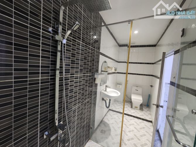 CHO THUÊ dài hạn nhà nguyên căn. p13, BT - DTSD 100m2 Giá 15tr/tháng - 4