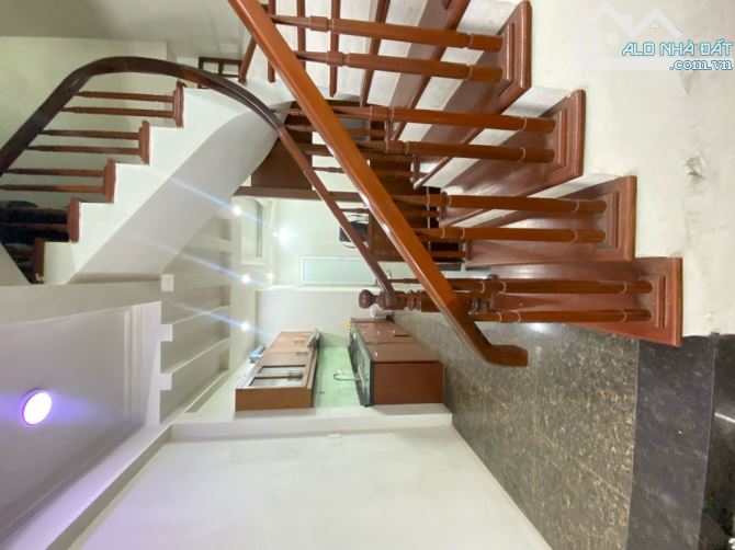Bán nhà Hoàng Quốc Việt, Cầu Giấy, Gần oto, Gần phố, An sinh tốt, 36m2, Chỉ nhỉnh 6 tỷ - 3