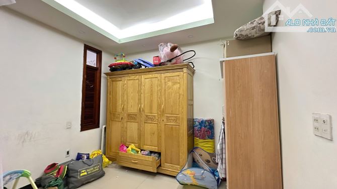 NHÀ 2 TẦNG HẺM Ô TÔ NGUYỄN KHUYẾN NGAY SAU CHỢ VĨNH HẢI CHỈ 4.2 TỶ - 3