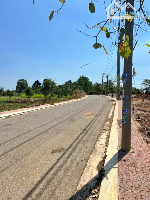 Chính chủ bán gấp lô đất đói diện chung cư mới Bà Rịa - 3