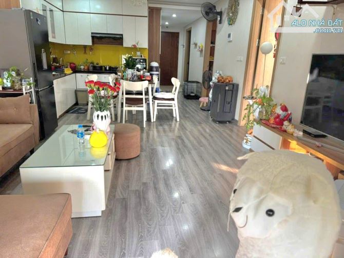 Bán căn hộ Thống Nhất Complex. DT 94m gồm 3PN, 2WC. Giá TL - 3