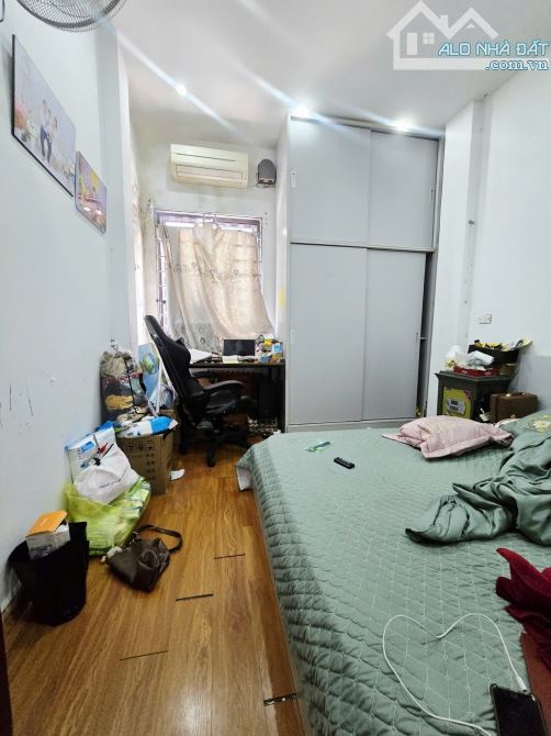Bán nhà Định Công Thượng 35m2*4T full đồ ở ngay chỉ 6.3tỷ tầm tiền cực hiếm k có căn thứ 2 - 3