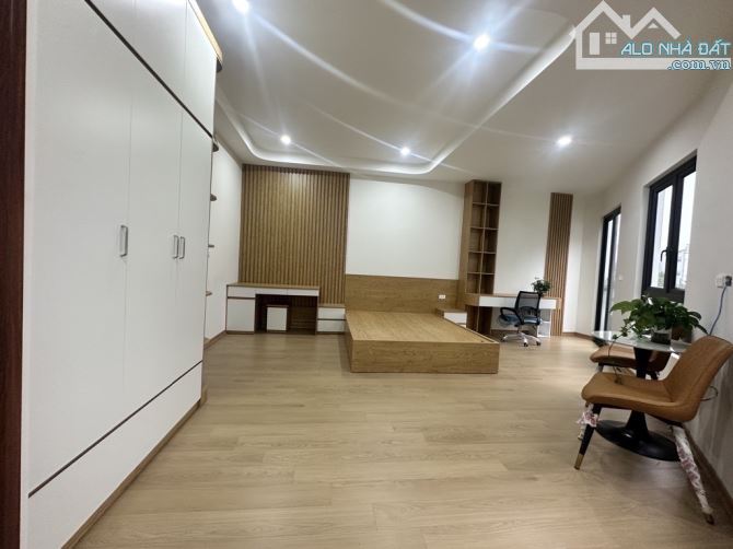SIÊU PHẨM NGỌC THUỴ- LÔ GÓC NGÕ NÔNG Ô TÔ TRÁNH -6 TÀNG THANG MÁY - 3