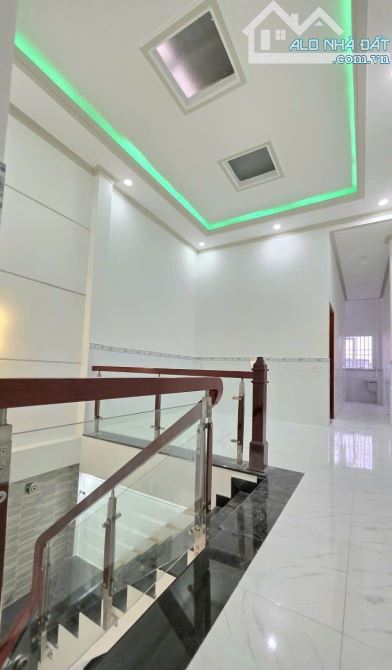 Nhà 2 tầng sát làng đại học quốc gia  đông hoà  100m2 - 3