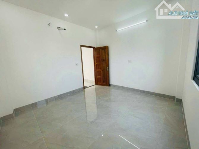 HẺM 8M Ô TÔ TRÁNH - SỔ HOÀN CÔNG 2024 - 57M - 3 TẦNG 4PN - KIẾN TRÚC TÂN CỔ ĐIỂN - TNPB - - 3