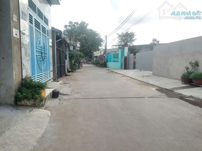 Bán nhà hẻm ô tô Bình Chuẩn - Thuận An xây dựng kiên cố vào ở ngay - 3