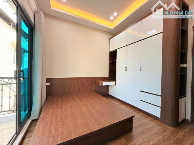 45m2*4 tầng- 2 thoáng cửa sổ-có ban công 11.6 tỷ ngõ 142 Khương Đình-100m ra mặt phố. - 3