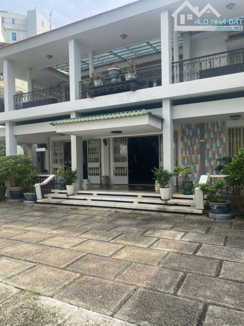Cần Bán MT đường thụt Trần Huy Liệu, P11, Q.Phú Nhuận. DT: 28x50m, DTCN 972,4m. Gía 320 Tỷ - 3