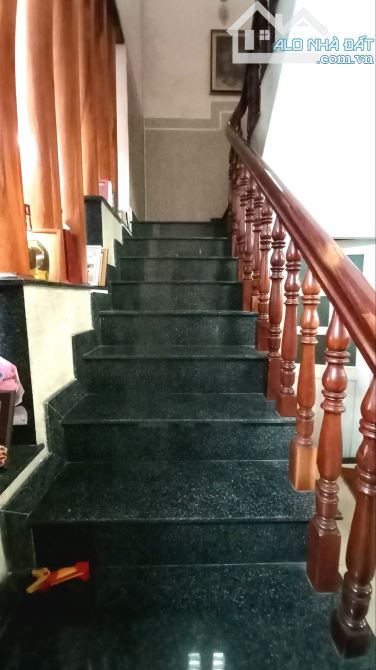 NP766 BÁN NHÀ MẶT TIỀN ĐƯỜNG HƯNG ĐẠO VƯƠNG  * Diện tích : 60m2 đất, 1 trệt 1 lầu còn mới, - 3