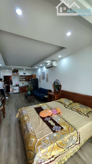 BÁN CĂN HỘ TẬP THỂ NGUYỄN CHÍ THANH 60M2- KHU VỰC TRUNG TÂM - MỚI ĐẸP Ở NGAY - VIEW MẶT PH - 3