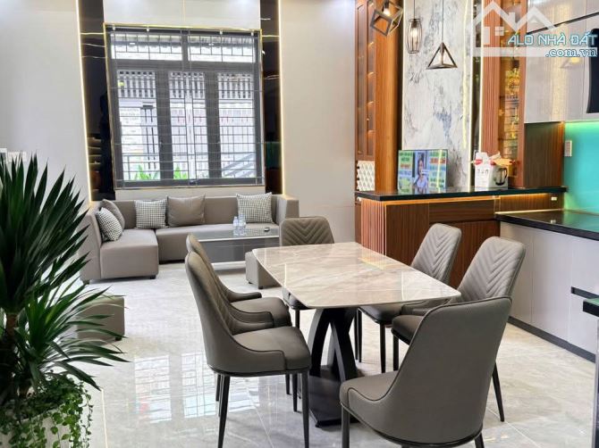 Cần bán căn biệt thự siêuxinh Giáp Q12full nội thất 9,2*10m pk 3pn3wđg xe tảiGiá 6tỷ 400tr - 3