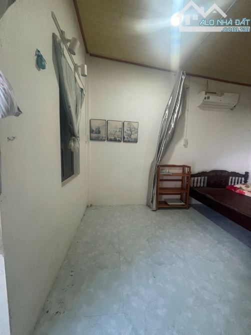 Nhà nguyên căn có điều hoà giá sinh viên gần làng đại học - 3