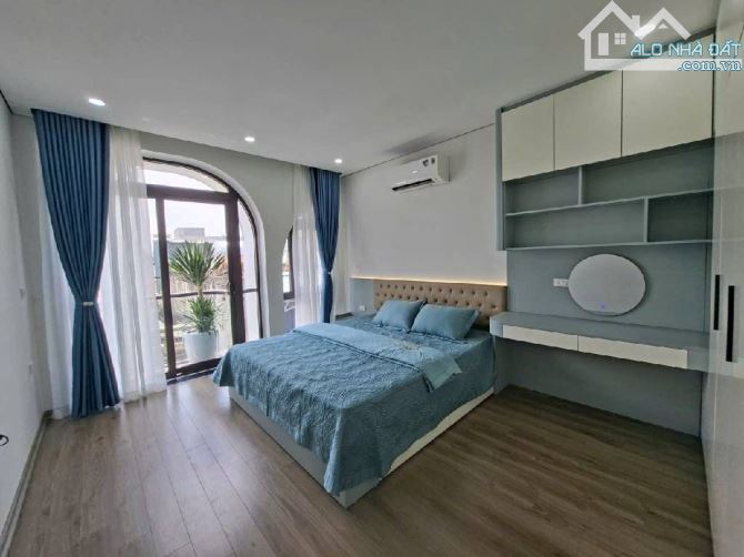THẠCH BÀN 6TẦNG THANG MÁY -Ô TÔ NGỦ TRONG NHÀ -NỞ HẬU - VEIW HỒ ĐIỀU HOÀ - 3