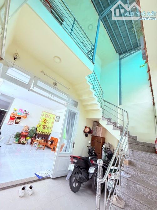 BÁN NHÀ KHU DÂN CƯ HỒ ĐẮC DI, GẦN ĐH CÔNG THƯƠNG - 90M2, NGANG 5M NỞ NHẸ, 3 TẦNG - CHỈ 10T - 3