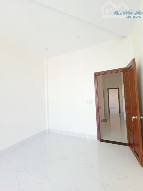 Bán Nhà Trệt Lầu 2 Mặt Tiền Trục Chính Hẻm 56 Lê Anh Xuân - 3
