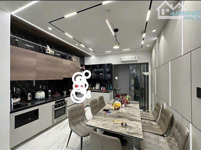 Chỉ 18 tỷ, nhà đẹp ở liền DT 4X20m, KC 4 tầng. đường Tô Hiến Thành P15 Q10. Khu đồng bộ. - 3