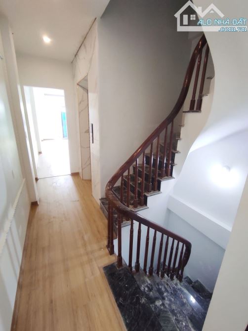 BÁN NHÀ MẶT PHỐ KIM GIANG 55M X 6 TẦNG THANG MÁY VỈA HÈ RỘNG KINH DOANH 2 MẶT THOÁNG - 3