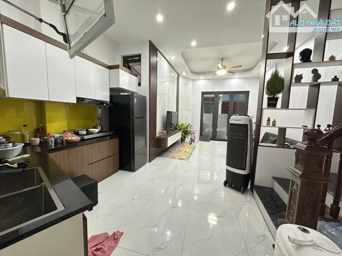 ⚡️HƠN 7 TỶ⚡️43M*4T- 4 NGỦ ⚡️ 2 BÀ TRƯNG - GẦN PHỐ, GẦN Ô TÔ - 3