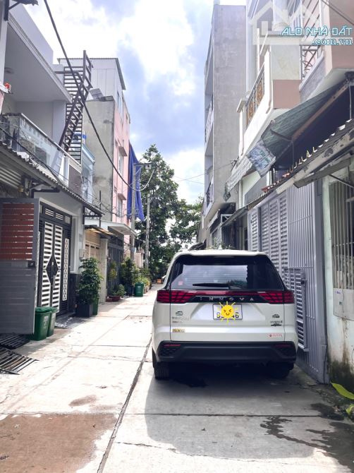 Bán Nhà Bình Tân - Giáp Tân Phú - HXH - 3 Tầng Đúc BTCT - DTSD 91m2 - Chỉ 4.19 Tỉ - 3