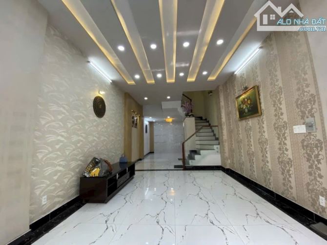 LÊN SÓNG NHÀ PHỐ ĐÚC 3.5 TẤM- GẦN CV LÀNG HOA, KHU NHÀ GIÀU CAO TẦNG VĂN MINH LỊCH SỰ - 3