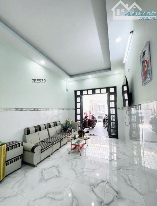 Bán nhà giá tốt – 2 tầng -  HXH- Phường Đông Hưng Thuận- Q.12 – DT 71M2–Chỉ 3.95 tỷ - 3