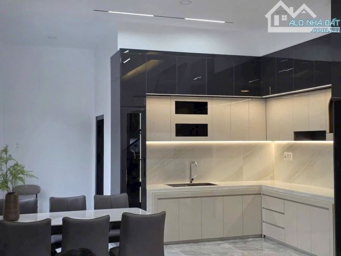 Nhà Lầu ngay gần cây xăng 75, Đồng Khởi - 3