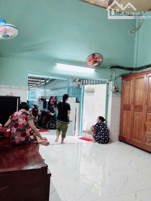 Nhà cũ DT 70m nở hậu 5m Nguyễn Khoái p2 Quận 4 KDC hiện hữu - 3