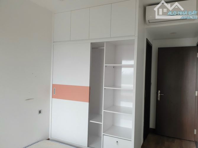 Cho thuê căn hộ Res 11 có ban công thoáng mát, 1PN - 1WC, giá 10tr5/th - 3