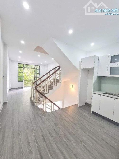 Bán nhà mặt ngõ Văn Cao, Ba Đình, đường trước nhà rộng 5m, 2 ô tô tránh nhau. Giá 18 tỷ - 3