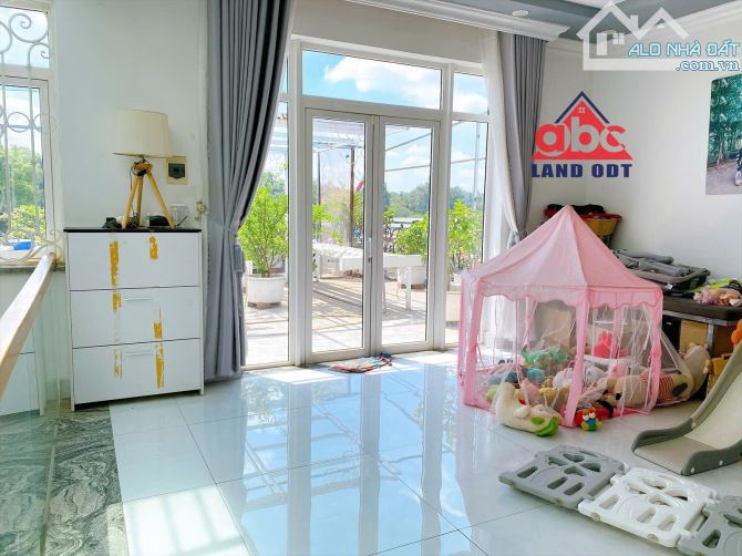 NP920 gia đình định cư cần bán biệt thự và xương trong DT 1500m2 - 3